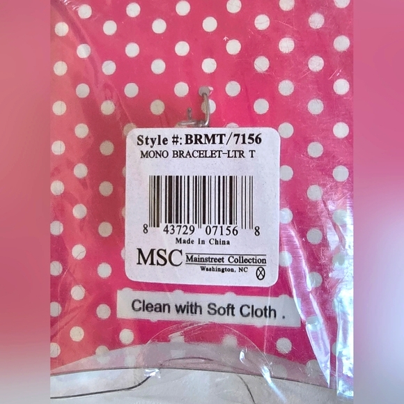 ⭐️ T, Silver Toned Oval Link Toggle Clasp Bracelet, Letter "T" Charm, Bracelet - Picture 5 of 7